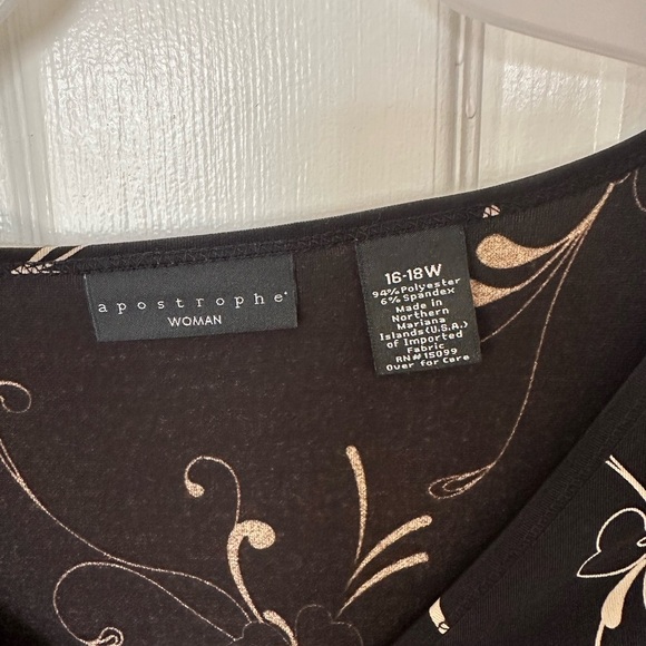 Apostrophe Women’s Top - Picture 3 of 3